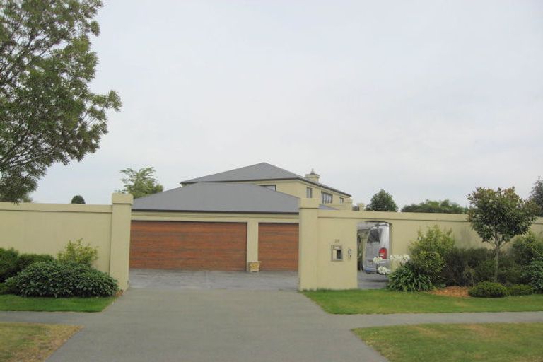 Photo of property in 39 Lewisham Park, St Albans, Christchurch, 8052