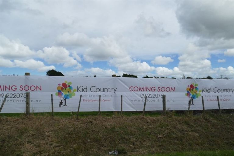 Photo of property in 300 State Highway 16, Kumeu, 0892