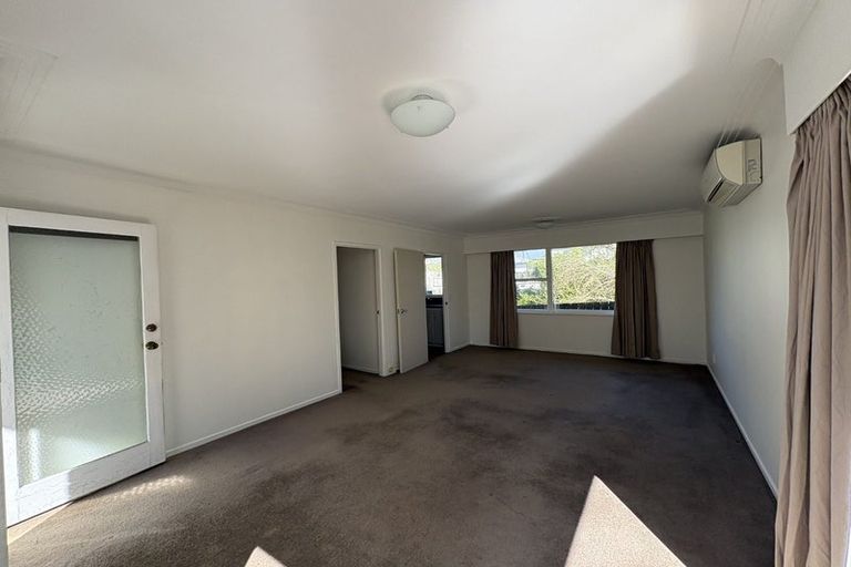 Photo of property in 2/18 Nikau Street, New Lynn, Auckland, 0600