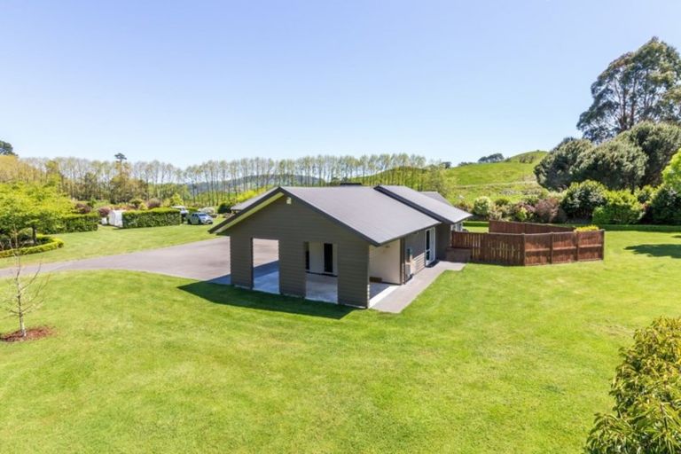 Photo of property in 72 Dalmore Way, Acacia Bay, Taupo, 3385