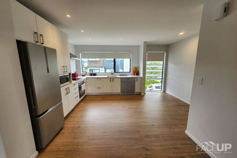 Photo of property in 4 Carder Court, Hobsonville, Auckland, 0618