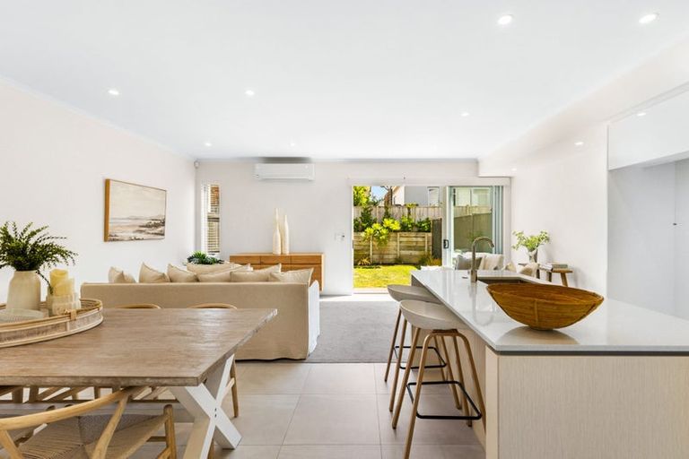 Photo of property in 44 Owen Chapman Drive, Red Beach, 0932