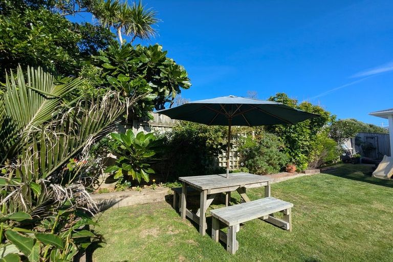 Photo of property in 80a Lyall Parade, Lyall Bay, Wellington, 6022