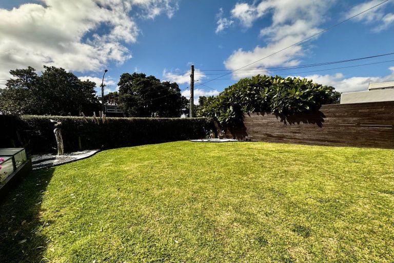 Photo of property in 16 Burnham Street, Seatoun, Wellington, 6022