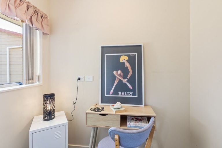 Photo of property in 5 Ashleigh Way, Waikanae Beach, Waikanae, 5036