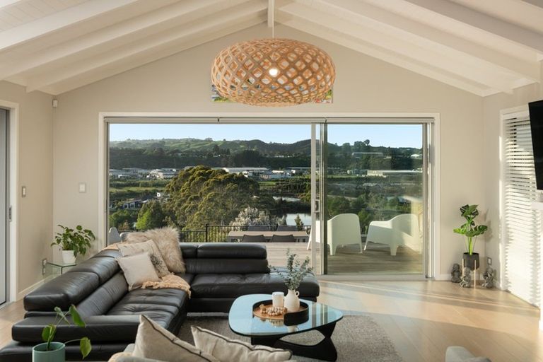 Photo of property in 7 Broadwater Close, Pyes Pa, Tauranga, 3112