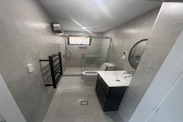 Photo of property in 9 Aralia Road, Sunnynook, Auckland, 0620