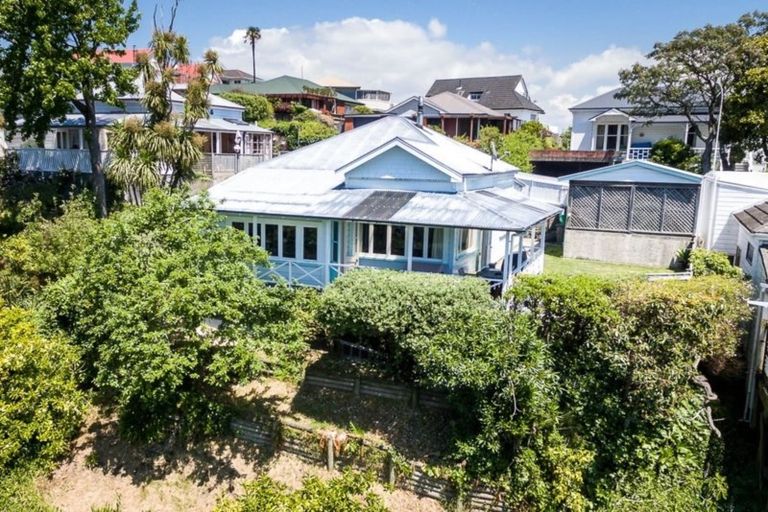 Photo of property in 7a Bay View Road, Bluff Hill, Napier, 4110