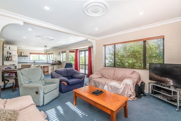 Photo of property in 2/49 College Road, Northcote, Auckland, 0627