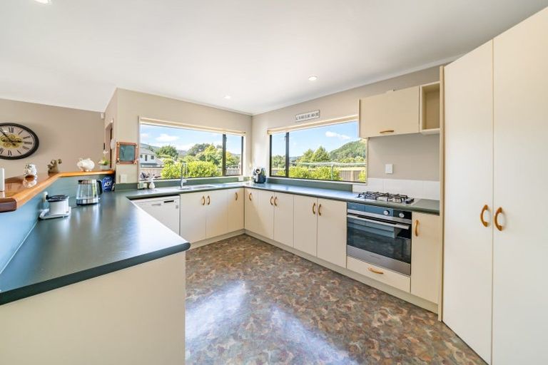 Photo of property in 31a Emerald Hill Drive, Birchville, Upper Hutt, 5018