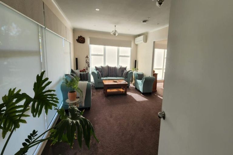 Photo of property in 79 Birdwood Avenue, Papatoetoe, Auckland, 2025