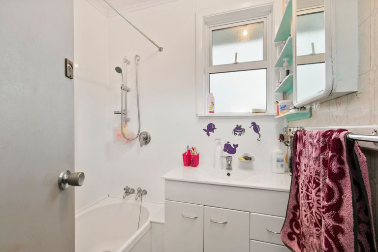 Photo of property in 69 Godley Street, Waiwhetu, Lower Hutt, 5010