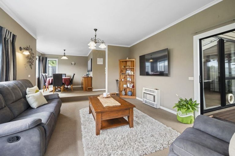 Photo of property in 39 Tiverton Crescent, Whalers Gate, New Plymouth, 4310