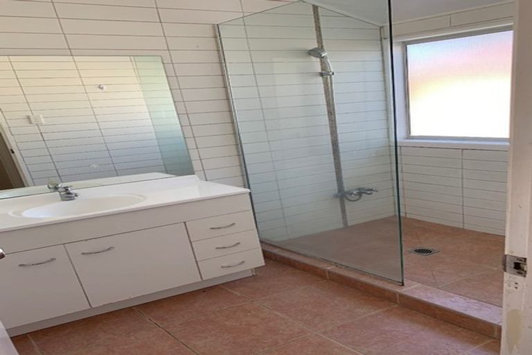 Photo of property in 19 Innismara Avenue, Wattle Downs, Auckland, 2103