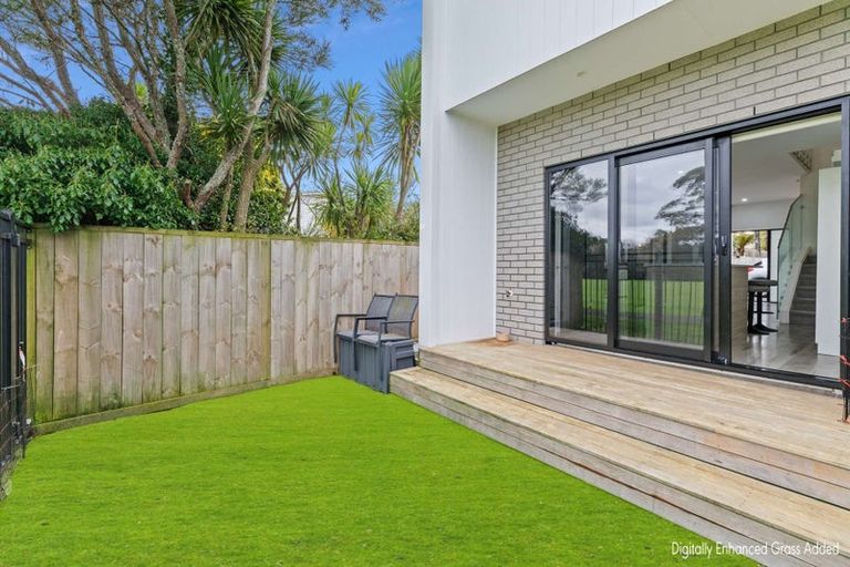 Photo of property in 15c Arney Road, Ranui, Auckland, 0612