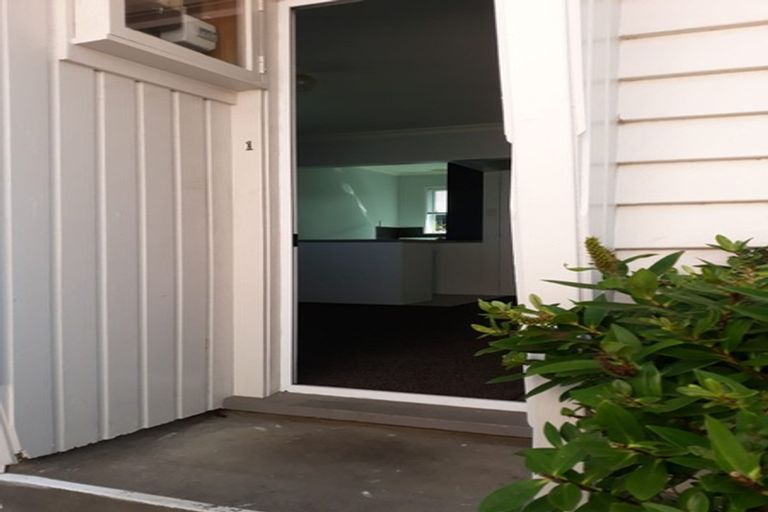 Photo of property in 288 Devon Street West, New Plymouth, 4310