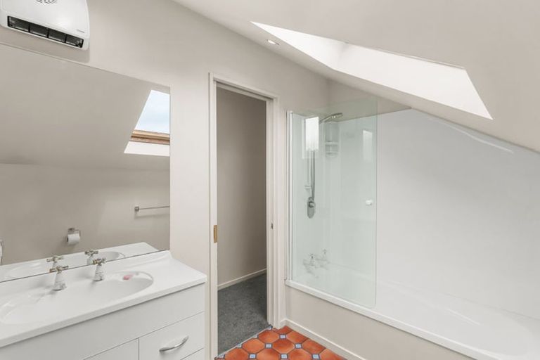 Photo of property in 4 Rosefield Lane, Northcote, Christchurch, 8052