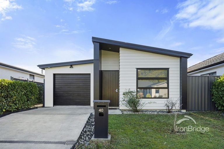 Photo of property in 40 Te Kaeaea Crescent, Wallaceville, Upper Hutt, 5018