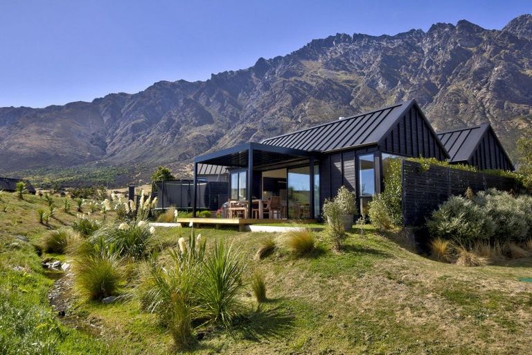 Photo of property in 7 Kotuku Lane, Jacks Point, Queenstown, 9371