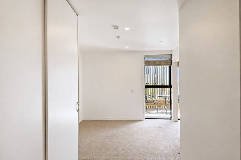 Photo of property in 10/165 Hobsonville Point Road, Hobsonville, Auckland, 0616