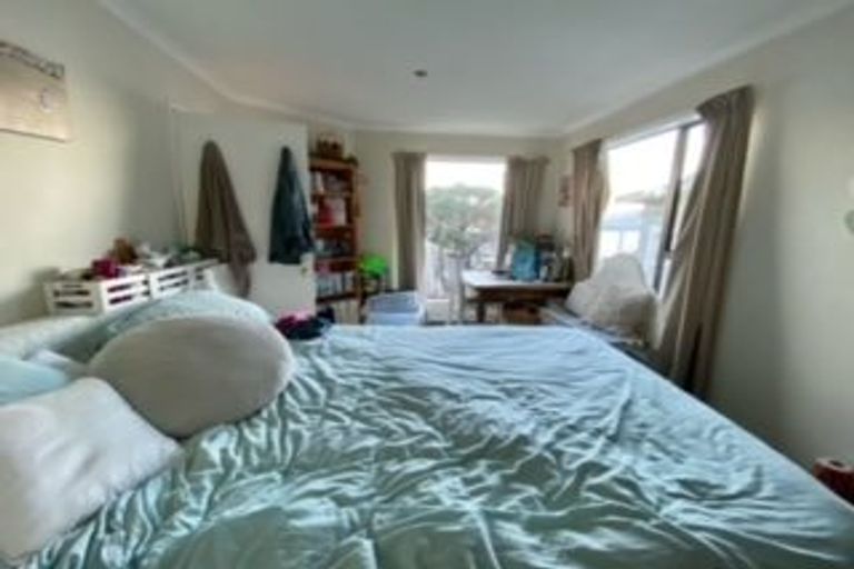 Photo of property in 280 Queens Drive, Lyall Bay, Wellington, 6022