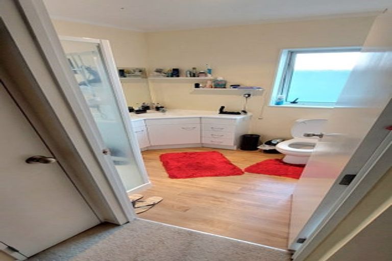 Photo of property in 194a Te Atatu Road, Te Atatu South, Auckland, 0610