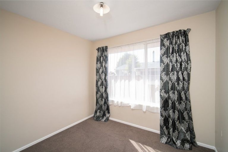 Photo of property in 1/64 Denise Crescent, Hornby, Christchurch, 8042