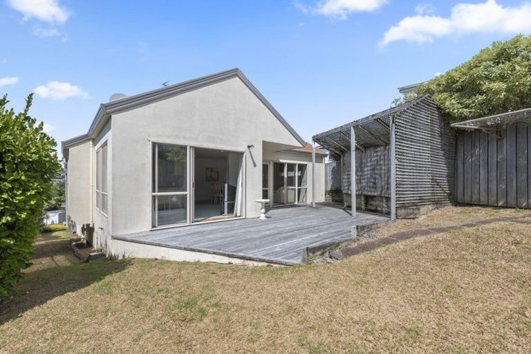 Photo of property in 2/17 Bevyn Street, Castor Bay, Auckland, 0620