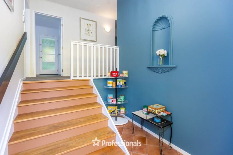 Photo of property in 8 Robson Street, Stokes Valley, Lower Hutt, 5019