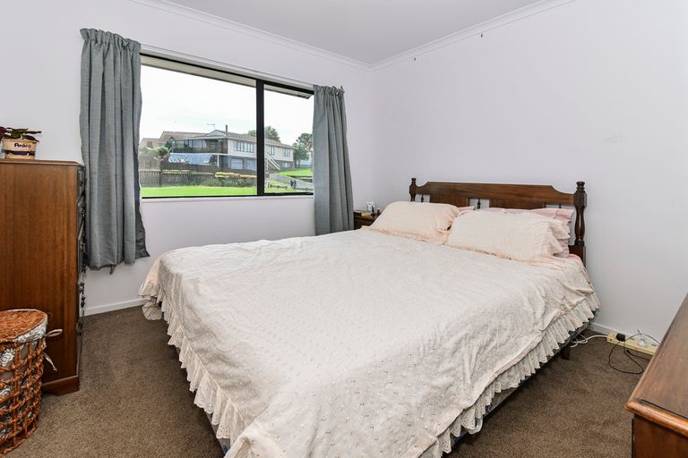 Photo of property in 28a Hoylake Place, Wattle Downs, Auckland, 2103