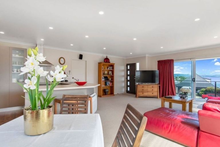 Photo of property in 11 Kaharoa Avenue, Omokoroa, 3114