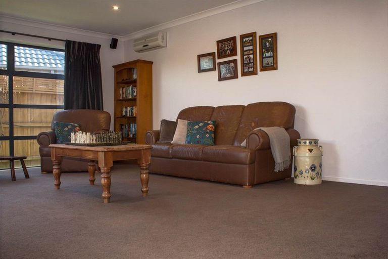 Photo of property in 13 Elm Drive, Rangiora, 7400