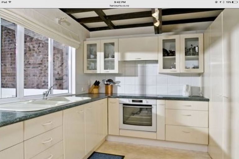 Photo of property in 2/5 Kegworth Place, Browns Bay, Auckland, 0630