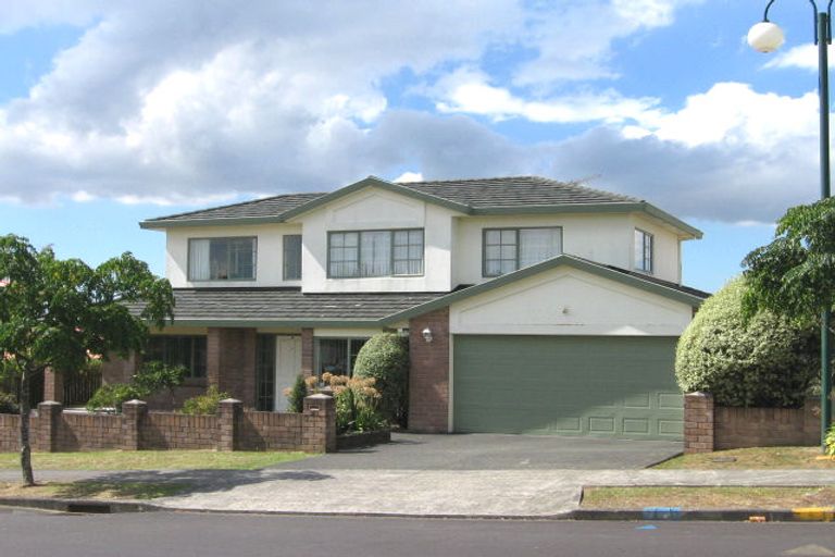 Photo of property in 23 Vermeer Place, West Harbour, Auckland, 0618