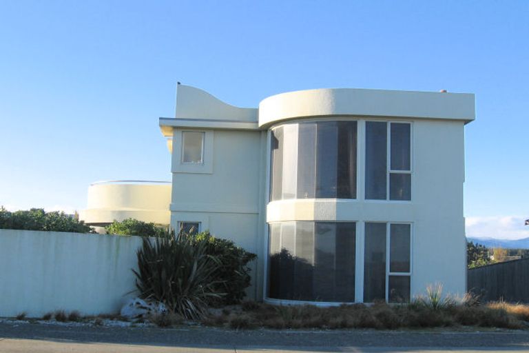 Photo of property in 6 Marine Parade, Otaki Beach, Otaki, 5512
