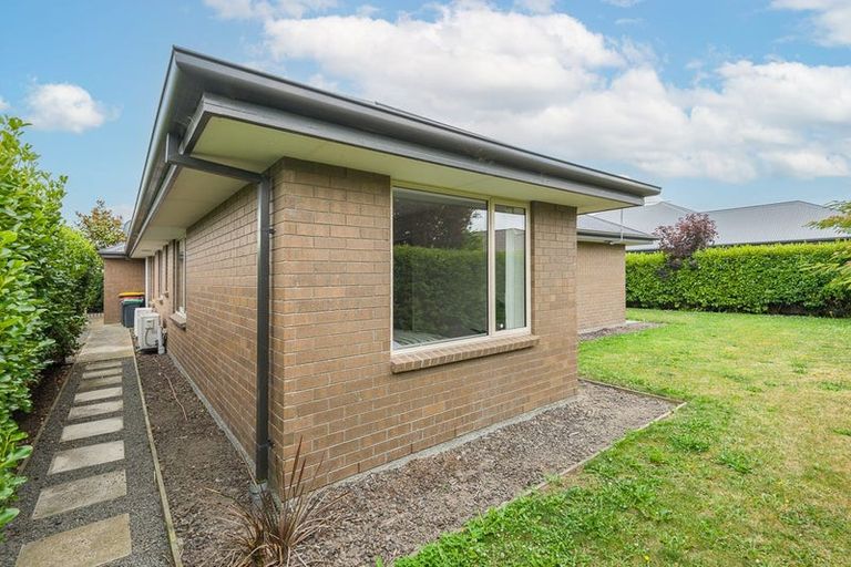 Photo of property in 8 Gosling Crescent, Halswell, Christchurch, 8025