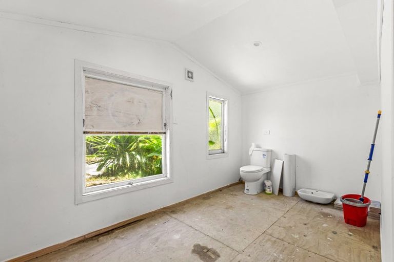 Photo of property in 12 Karioi Crescent, Raglan, 3225