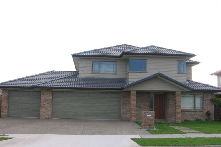 Photo of property in 24 Cyril French Drive, Flat Bush, Auckland, 2016