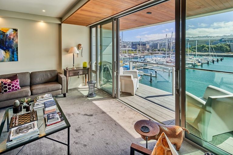 Photo of property in Clyde Quay Wharf, 2b/6 Clyde Quay Wharf, Te Aro, Wellington, 6011