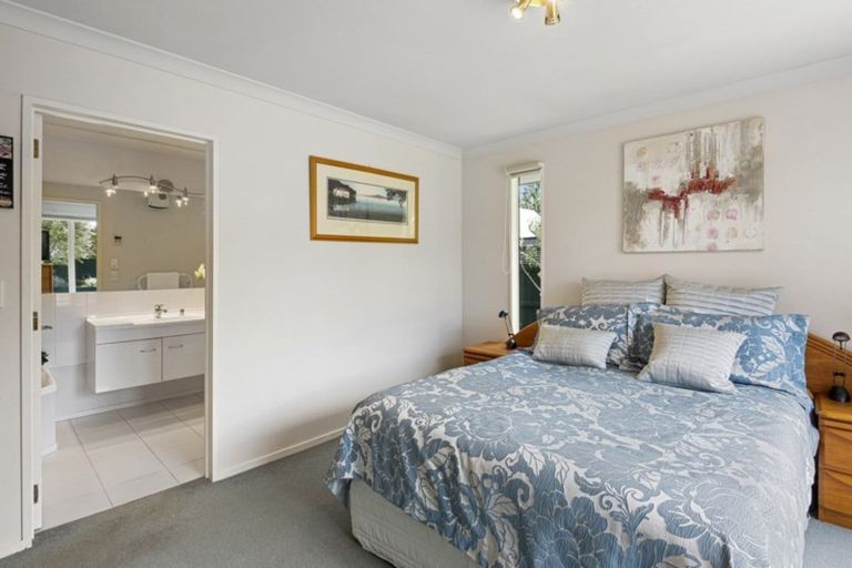 Photo of property in 52 Chateau Drive, Burnside, Christchurch, 8053