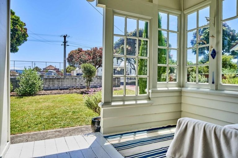 Photo of property in 83 Oroua Street, Eastbourne, Lower Hutt, 5013