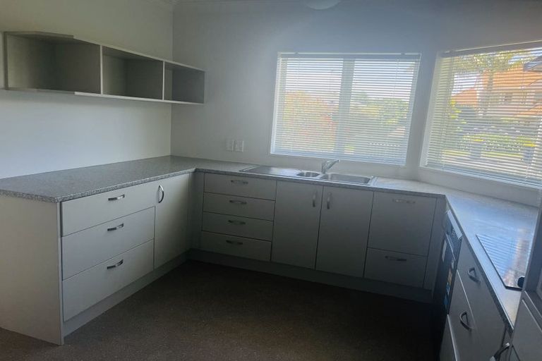 Photo of property in 1/5 Fenwick Avenue, Milford, Auckland, 0620