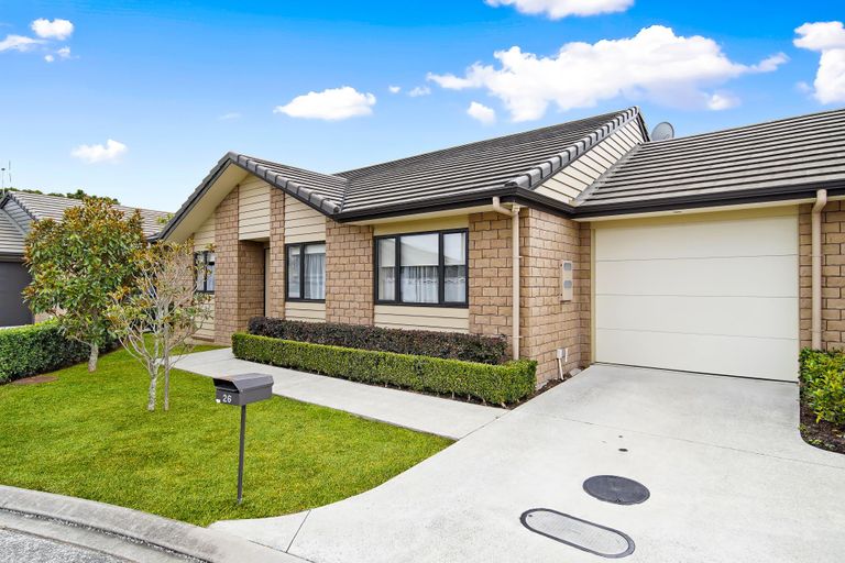 Photo of property in 26 Royalle Mews, Botany Downs, Auckland, 2010