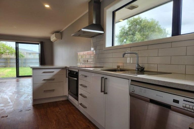 Photo of property in 35 Bickerton Street, Wainoni, Christchurch, 8061