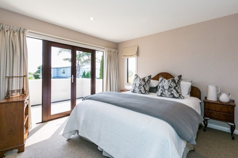 Photo of property in 5 Gladstone Road, Bluff Hill, Napier, 4110