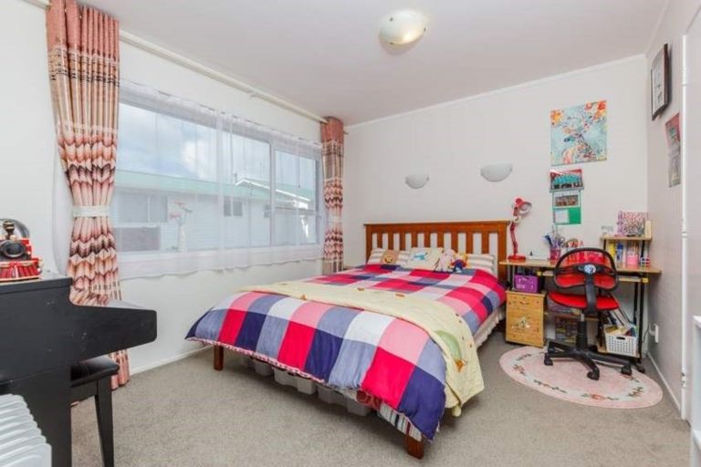 Photo of property in 2/37 Stredwick Drive, Torbay, Auckland, 0630