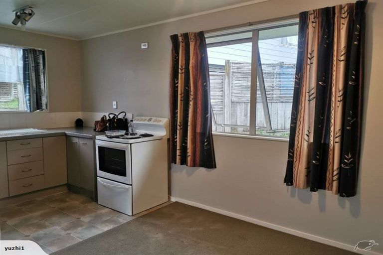 Photo of property in 48 Candia Road, Swanson, Auckland, 0614