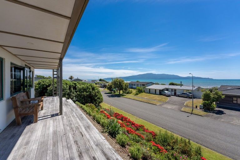 Photo of property in 10-12 Oratia Street, Waikanae Beach, Waikanae, 5036