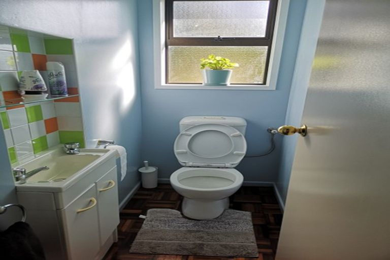 Photo of property in 10 Jacaranda Grove, Maungaraki, Lower Hutt, 5010