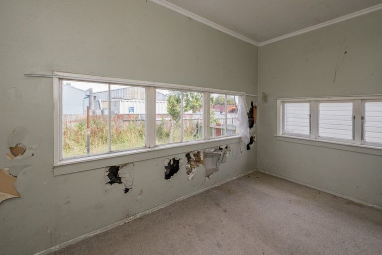 Photo of property in 16 Wilton Street, Levin, 5510